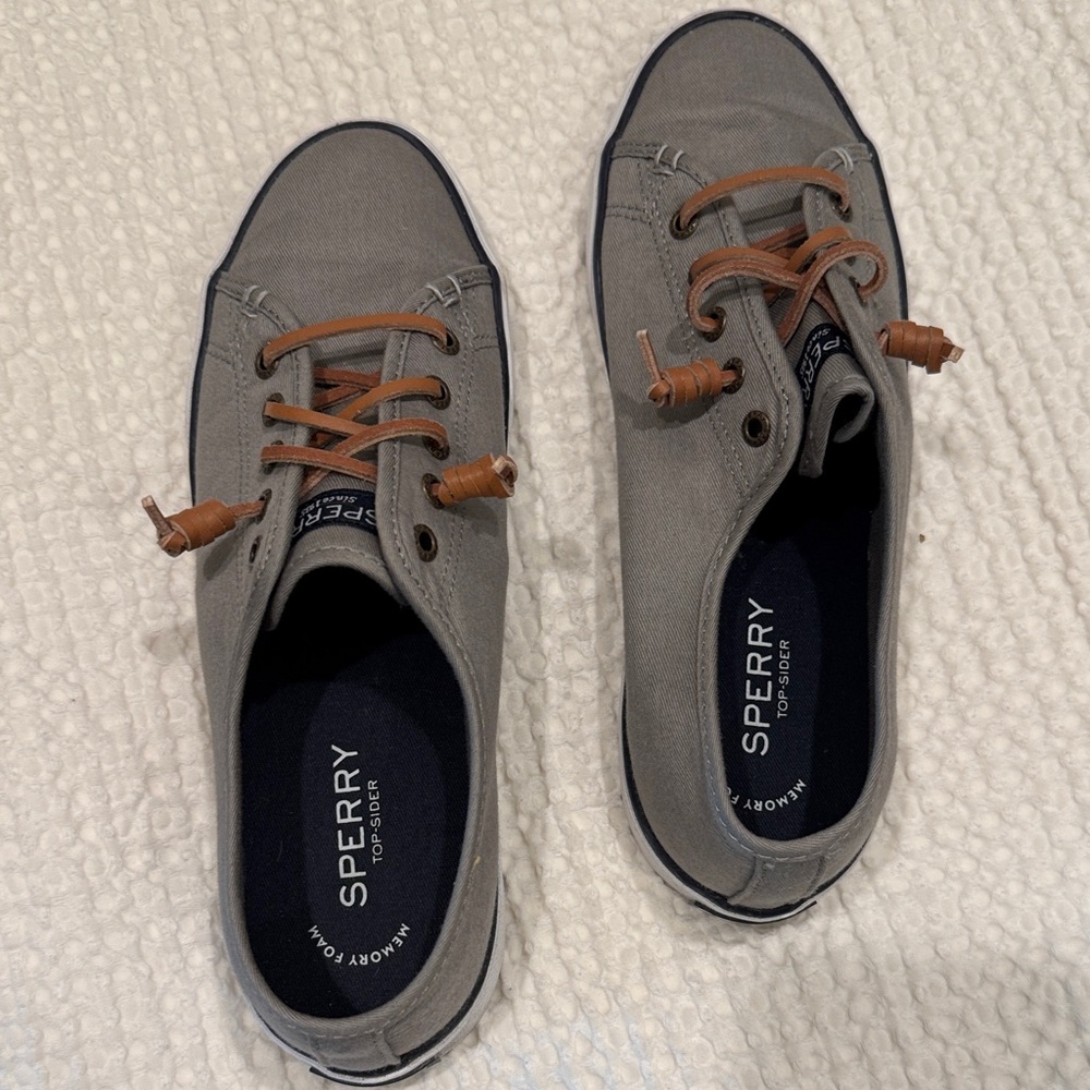 Sperry Women's Gray Canvas Boat Shoes with Leather Laces size 8